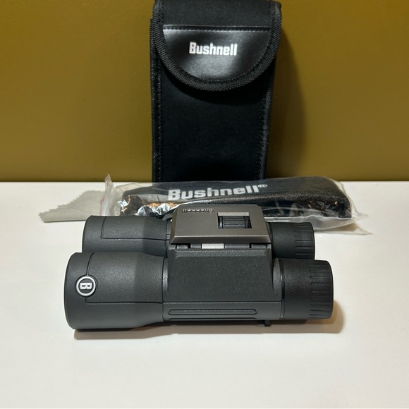 Bushnell Compact Binoculars w/ Case & Strap - Picture 2 of 3
